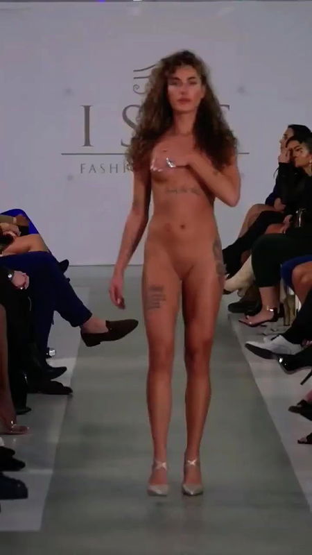 SEXY CURVY MODELS NUDE FASHION EVENT TOO EROTIC TEASE