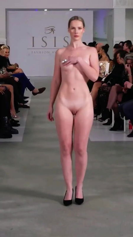 SEXY CURVY MODELS NUDE FASHION EVENT TOO EROTIC TEASE