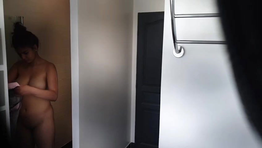 Plump babe Naked Big Boobs and pussy captured secretly in bathroom