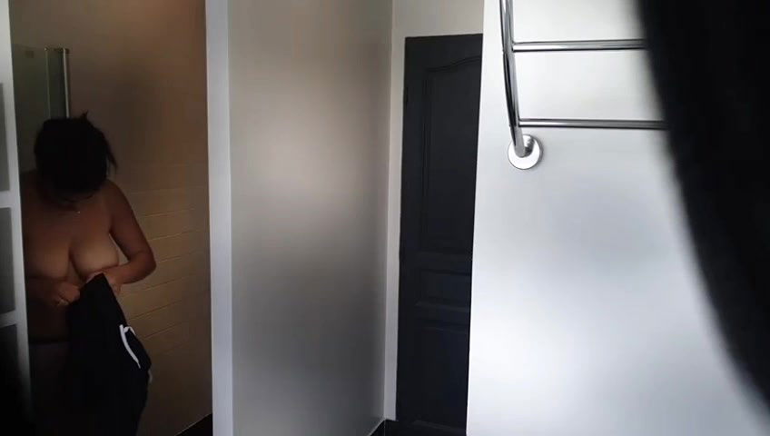 Plump babe Naked Big Boobs and pussy captured secretly in bathroom