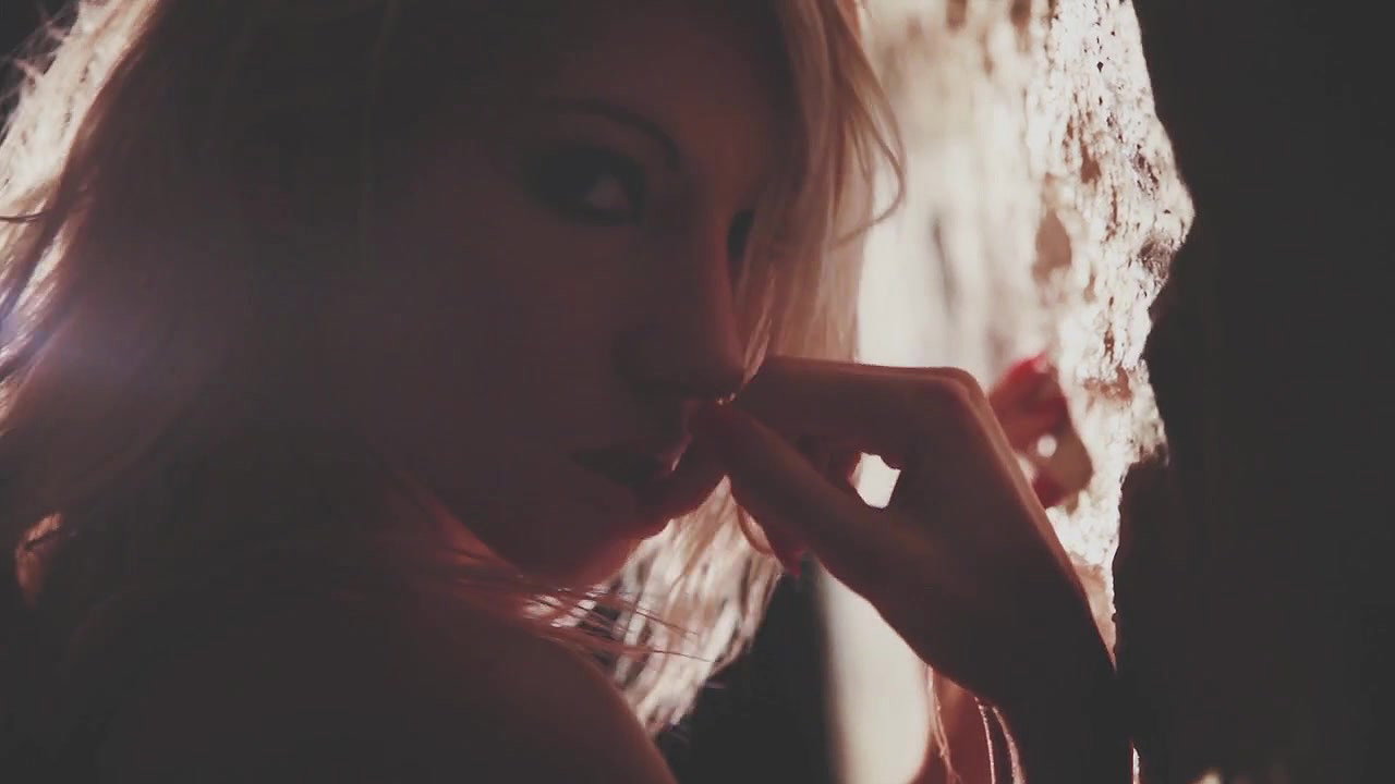 Neil Stewart – The Girls I Know – Nicole