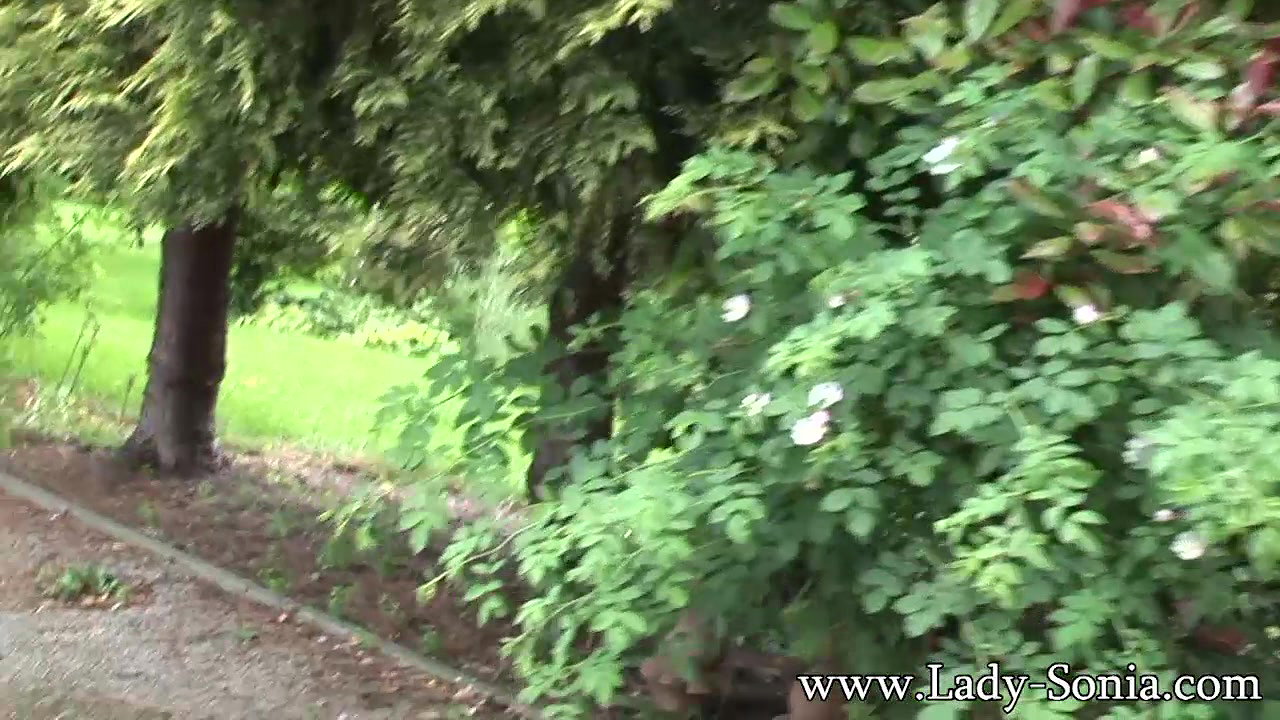 Lady Sonia – The Voyeur And The Naked Housewife September