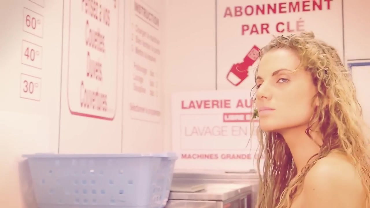 Hot laundry stripping ad