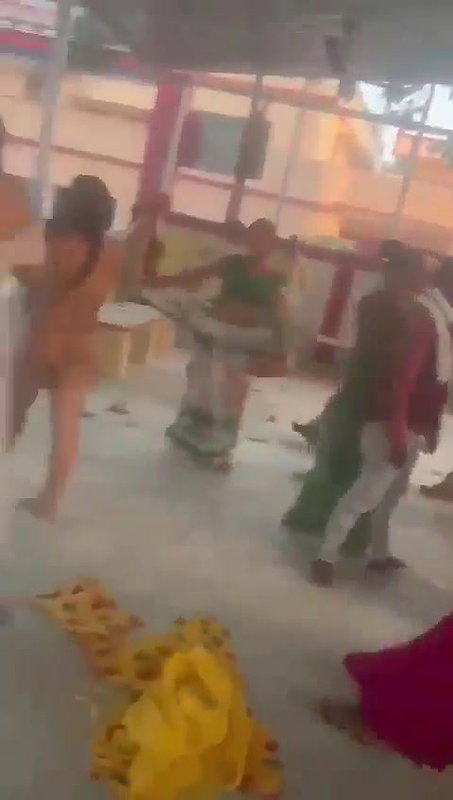Hijras Gang in Local Station Nude tease