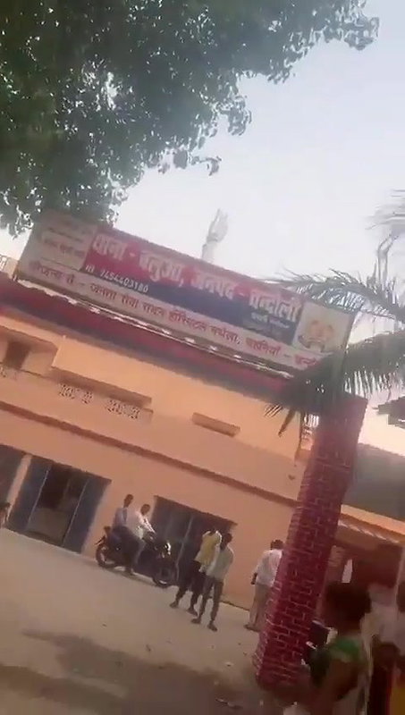 Hijras Gang in Local Station Nude tease