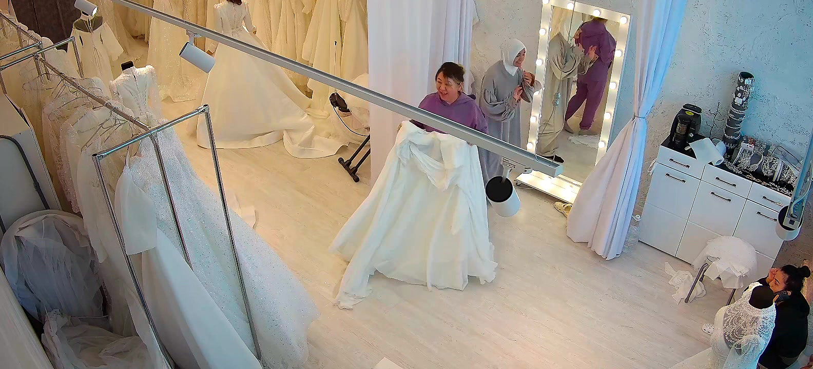 Hijabi girl dress removed and Nakes Boobs and Ass exposed – caught in cctv