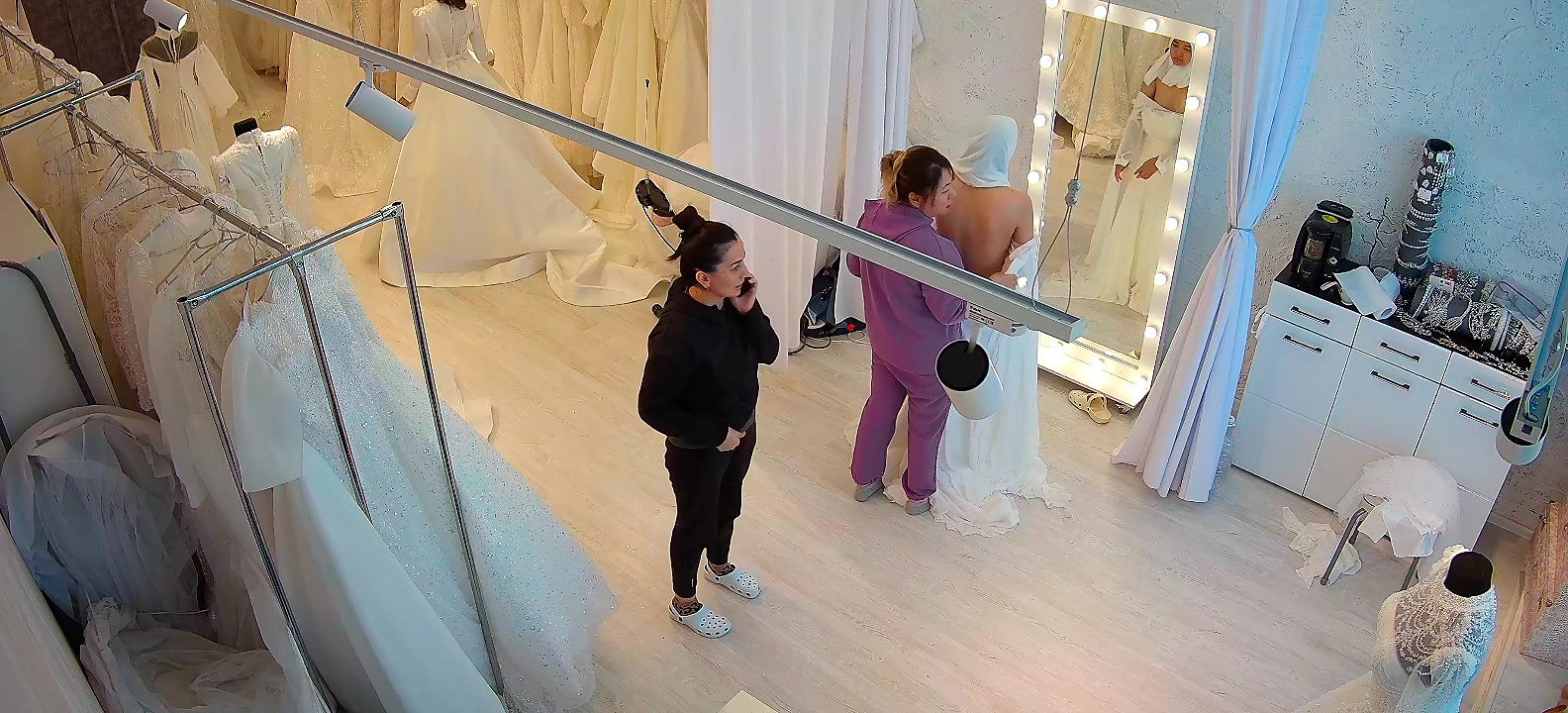 Hijabi girl dress removed and Nakes Boobs and Ass exposed – caught in cctv