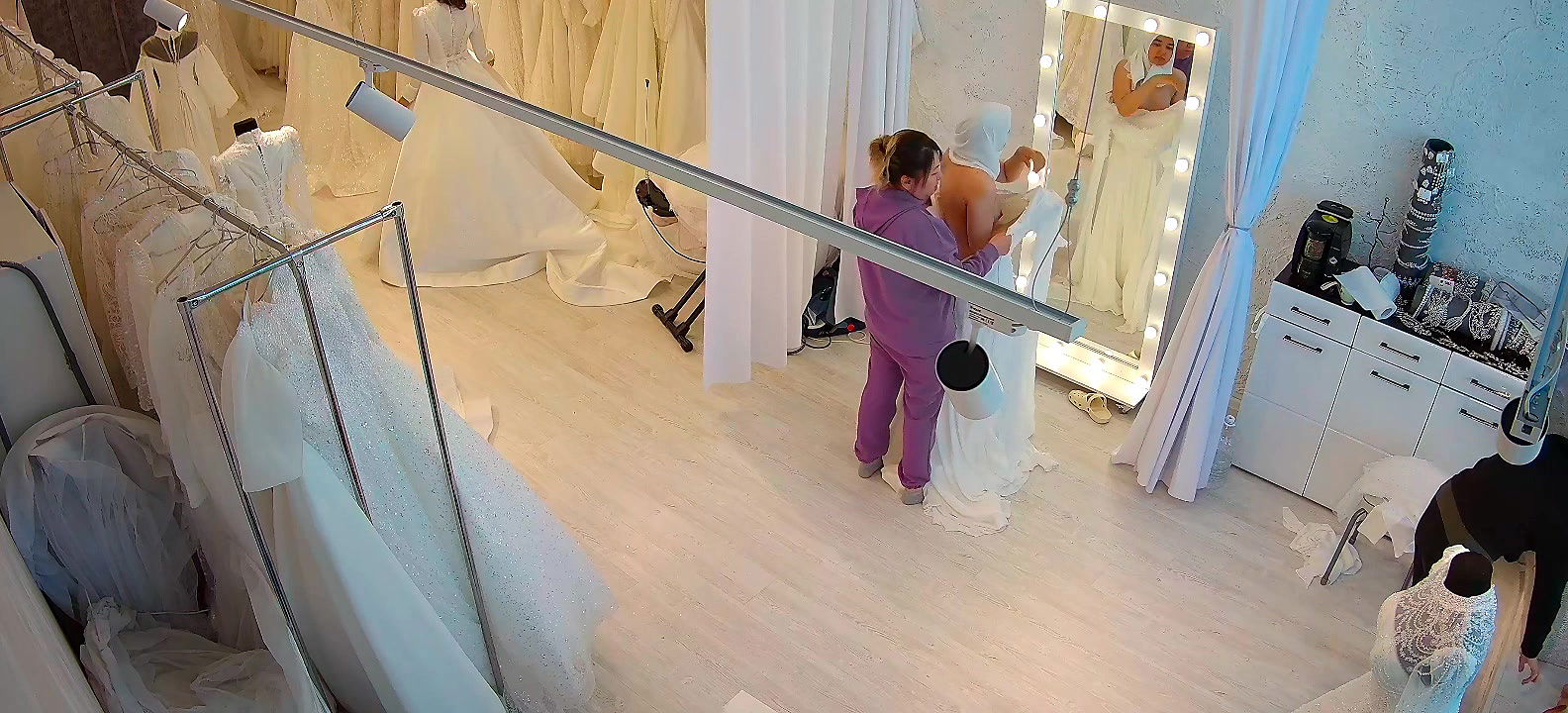 Hijabi girl dress removed and Nakes Boobs and Ass exposed – caught in cctv