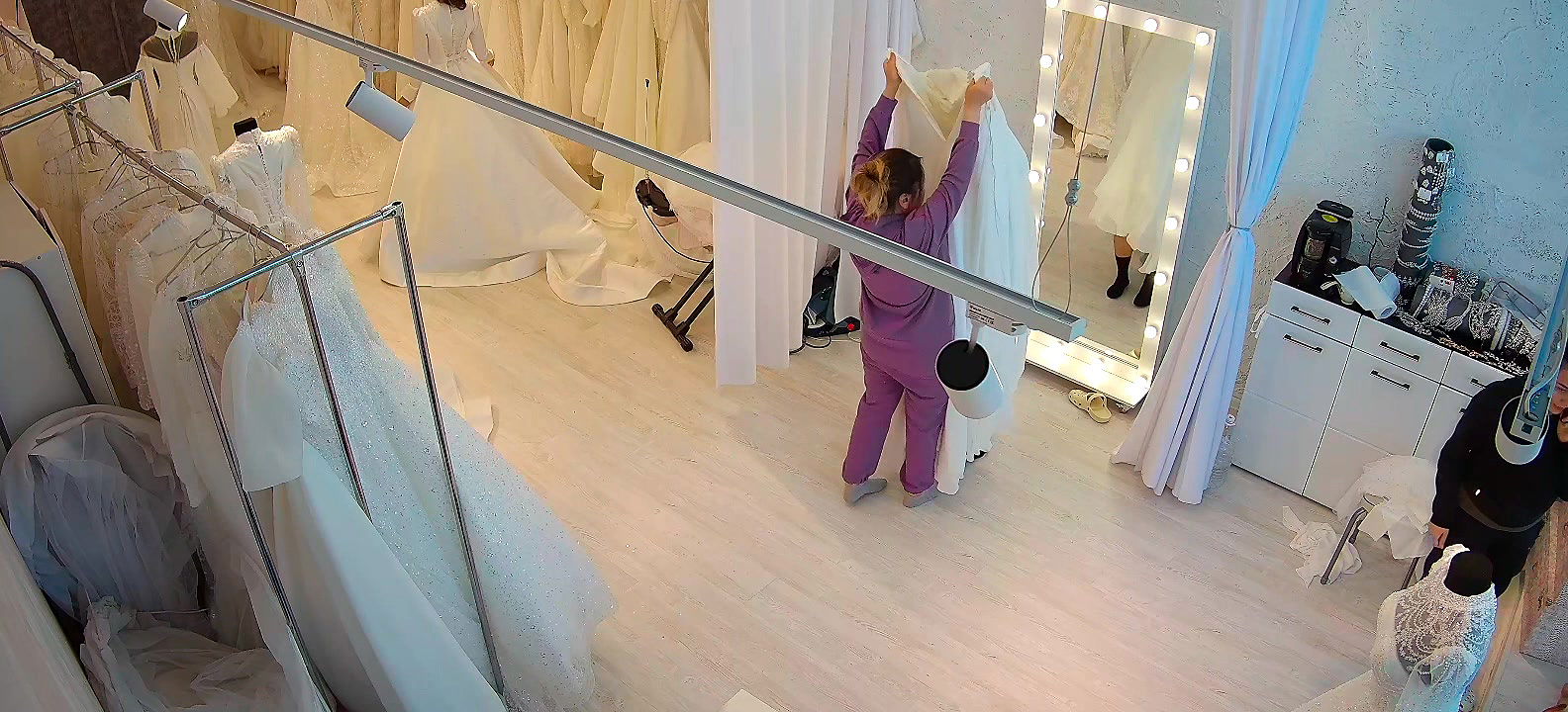 Hijabi girl dress removed and Nakes Boobs and Ass exposed – caught in cctv