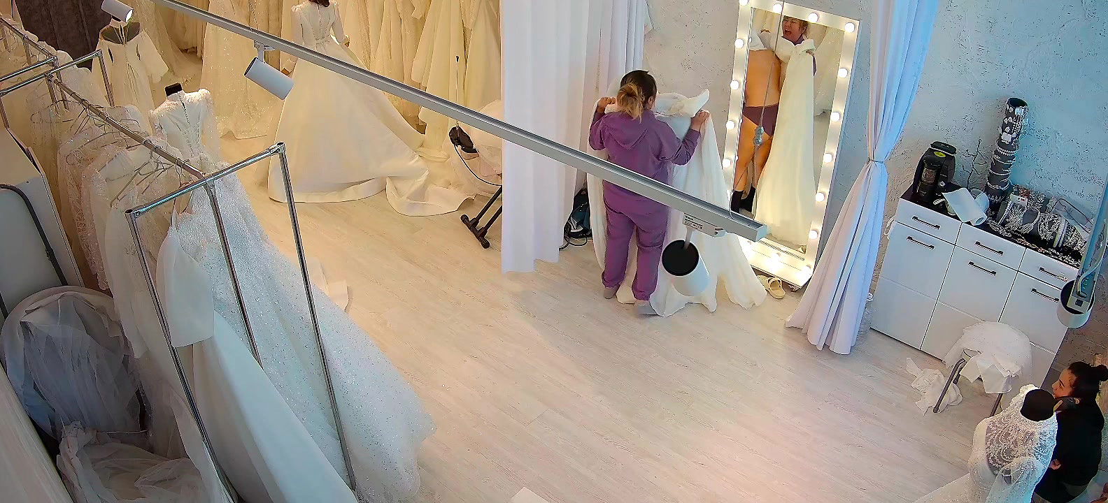 Hijabi girl dress removed and Nakes Boobs and Ass exposed – caught in cctv