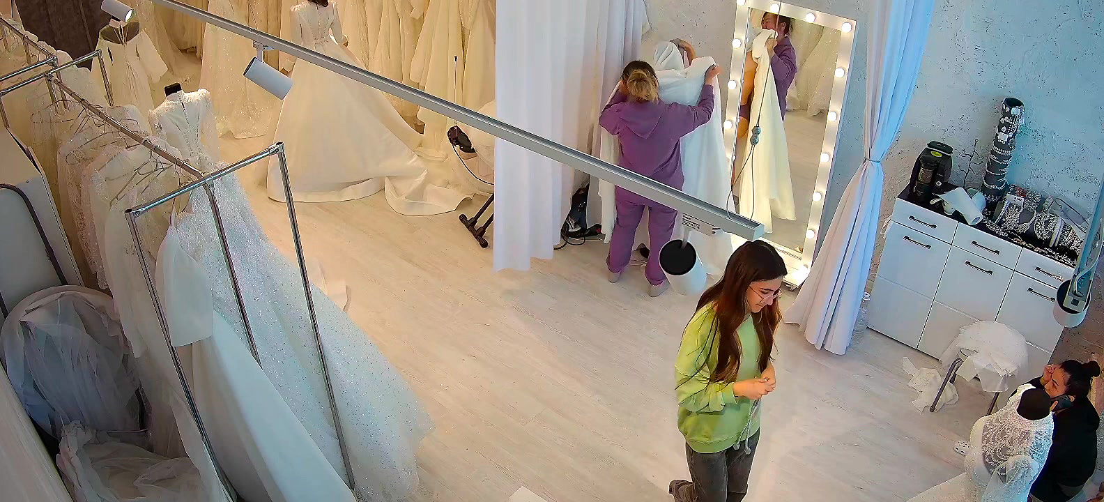 Hijabi girl dress removed and Nakes Boobs and Ass exposed – caught in cctv