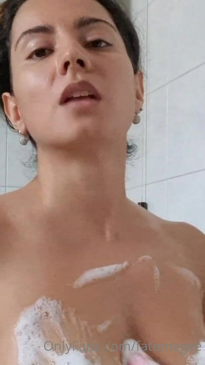 Fatemegee taking bath onlyfans video