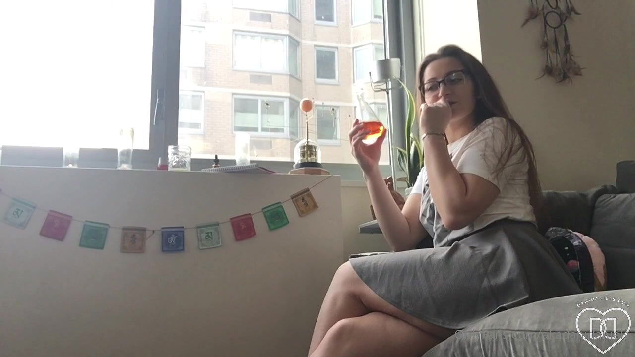 Dani Daniels – Scientist Fantasy Solo Squirting – ONLYFANS