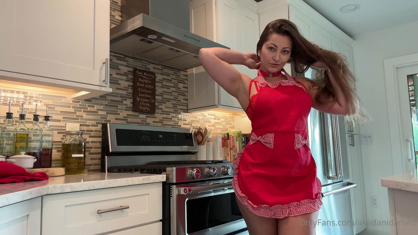 Dani Daniels – Get Hot And Horny In Her Kitchen – ONLYFANS