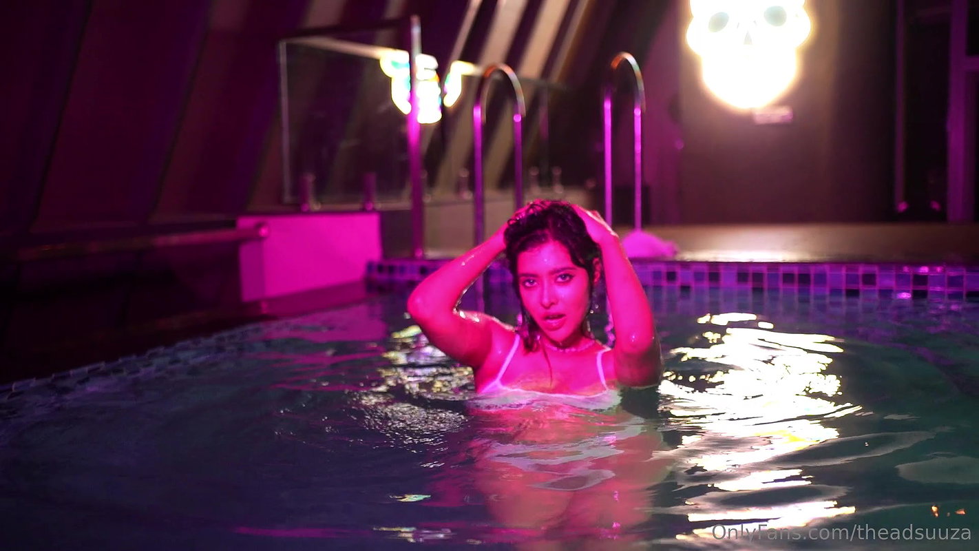 Damm Hot Thea Dsouza New Pool Video