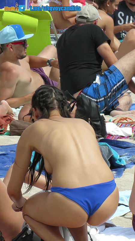 Beautiful babe Naked Boobs and hot Ass captured on Nude beach