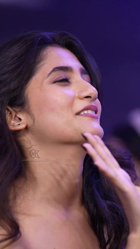 ASHLESHA THAKUR CAPTIVATING OPEN CLEAVAGE NAUGHTY AT EVENT UUFFF