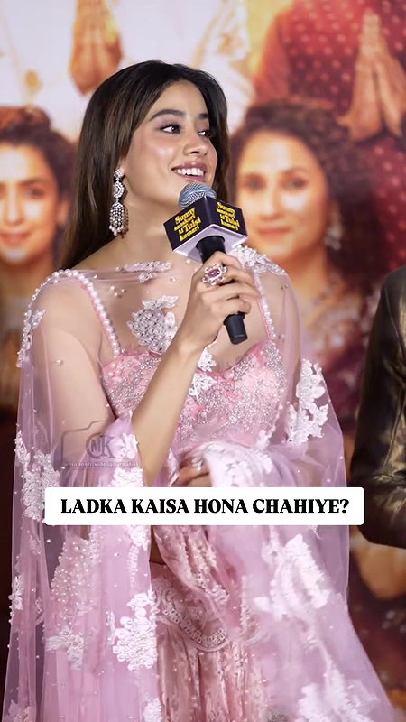 CHICK JHANVI KAPOOR IRRESISTIBLE CUMWORTHY SEXY IN DESI ATTIRE AT EVENT 16