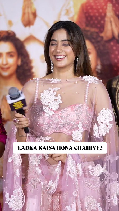 CHICK JHANVI KAPOOR IRRESISTIBLE CUMWORTHY SEXY IN DESI ATTIRE AT EVENT 16