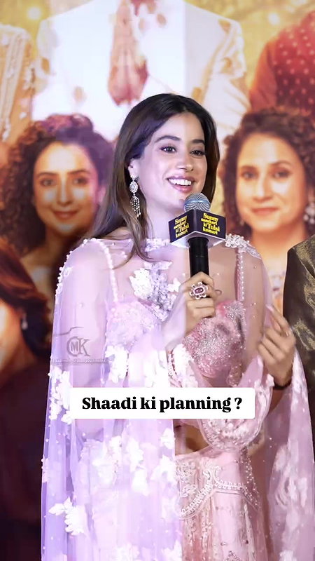 CHICK JHANVI KAPOOR IRRESISTIBLE CUMWORTHY SEXY IN DESI ATTIRE AT EVENT 18