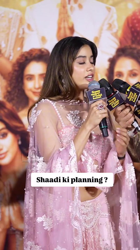 CHICK JHANVI KAPOOR IRRESISTIBLE CUMWORTHY SEXY IN DESI ATTIRE AT EVENT 18