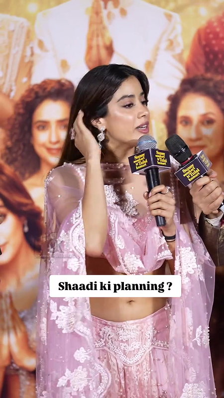 CHICK JHANVI KAPOOR IRRESISTIBLE CUMWORTHY SEXY IN DESI ATTIRE AT EVENT 18