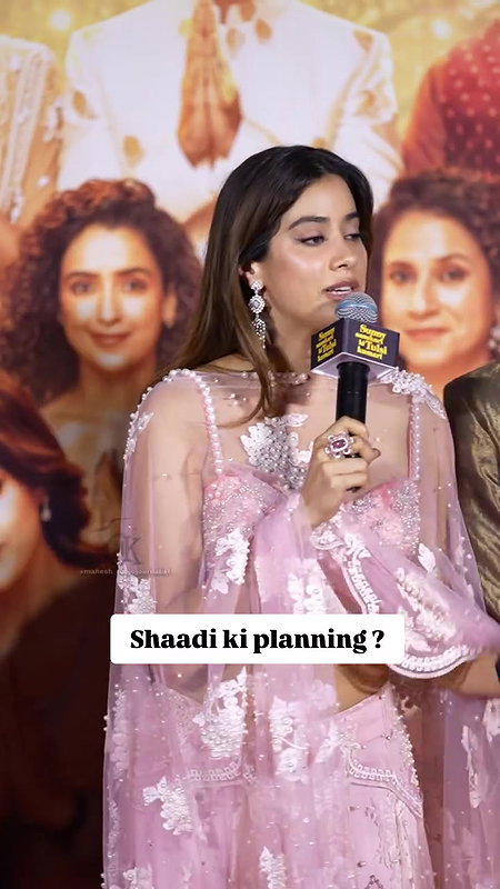 CHICK JHANVI KAPOOR IRRESISTIBLE CUMWORTHY SEXY IN DESI ATTIRE AT EVENT 18