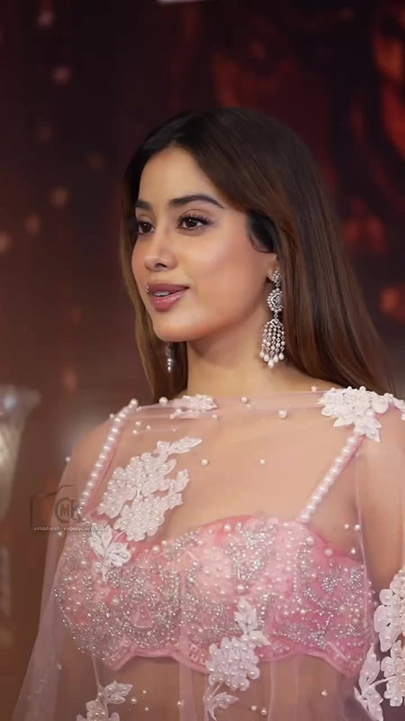 CHICK JHANVI KAPOOR IRRESISTIBLE CUMWORTHY SEXY IN DESI ATTIRE AT EVENT 110