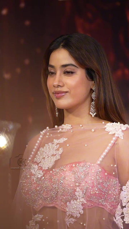 CHICK JHANVI KAPOOR IRRESISTIBLE CUMWORTHY SEXY IN DESI ATTIRE AT EVENT 110
