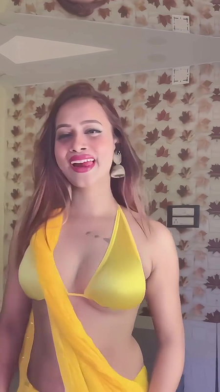 INSTA THOT JUHI SENSUOUS TEASE IN BRA BLOUSE SAREE UUFFF