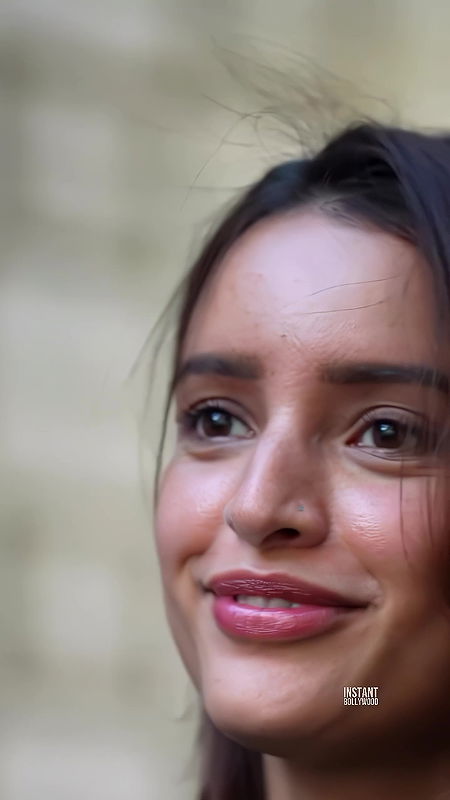 CUMWORTHY DESIRABLE BABE TRIPTI SEXY FACE CARD HQ VIDEO