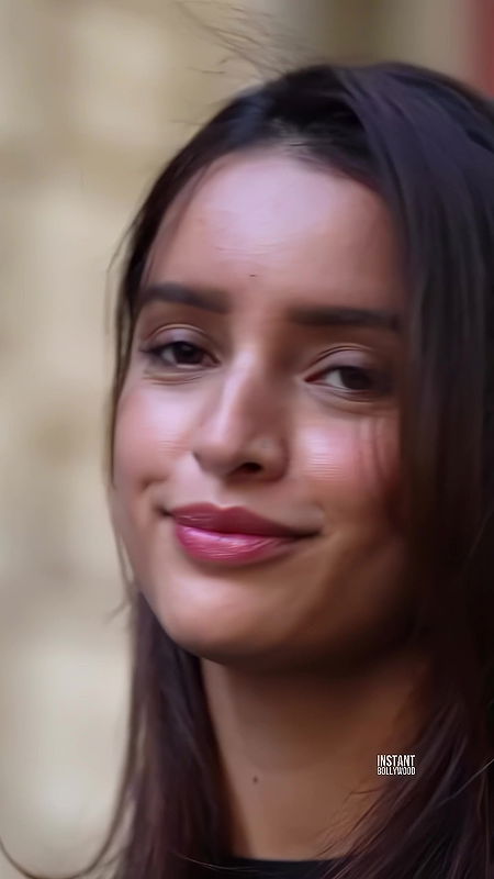 CUMWORTHY DESIRABLE BABE TRIPTI SEXY FACE CARD HQ VIDEO