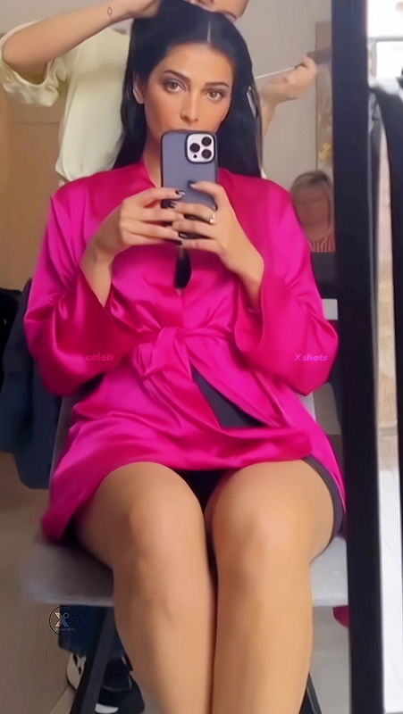 SHRUTI HASSAN MESMERIZING SEXY THIGHS SHOW HQ VIDEO