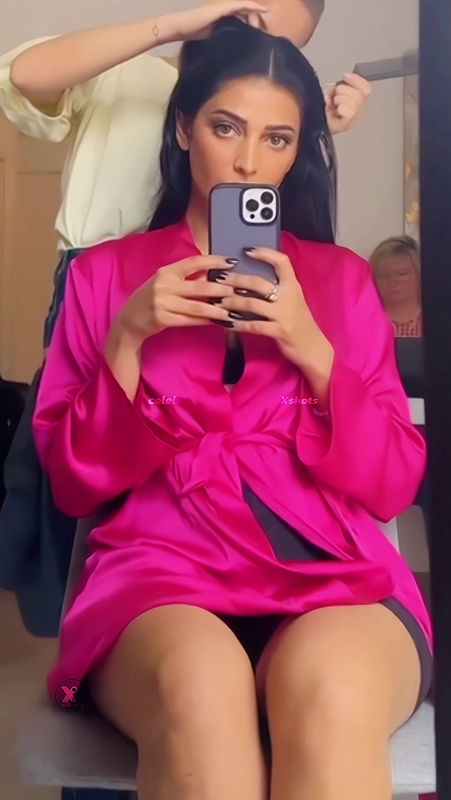 SHRUTI HASSAN MESMERIZING SEXY THIGHS SHOW HQ VIDEO