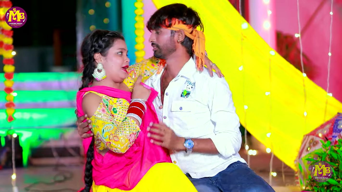 Anjali Singh boobs kissed, grabbed & pressed, navel show, smiling expressions