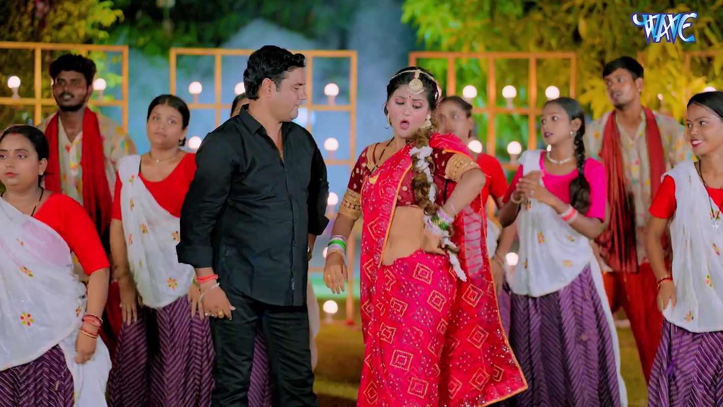 Cutie Manvi Singh hot song – Saree removed, Navel caressed, cleavage show