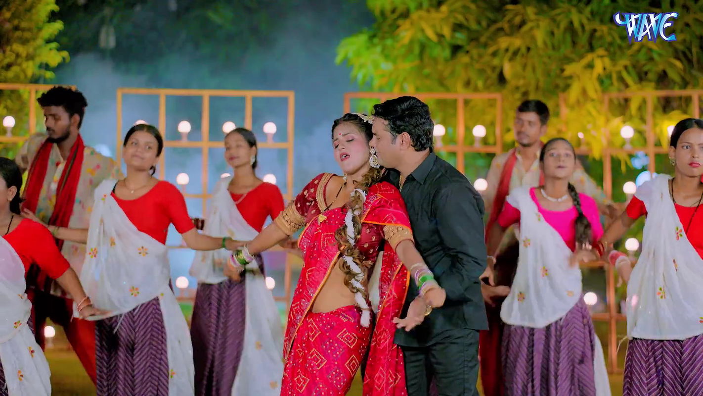 Cutie Manvi Singh hot song – Saree removed, Navel caressed, cleavage show