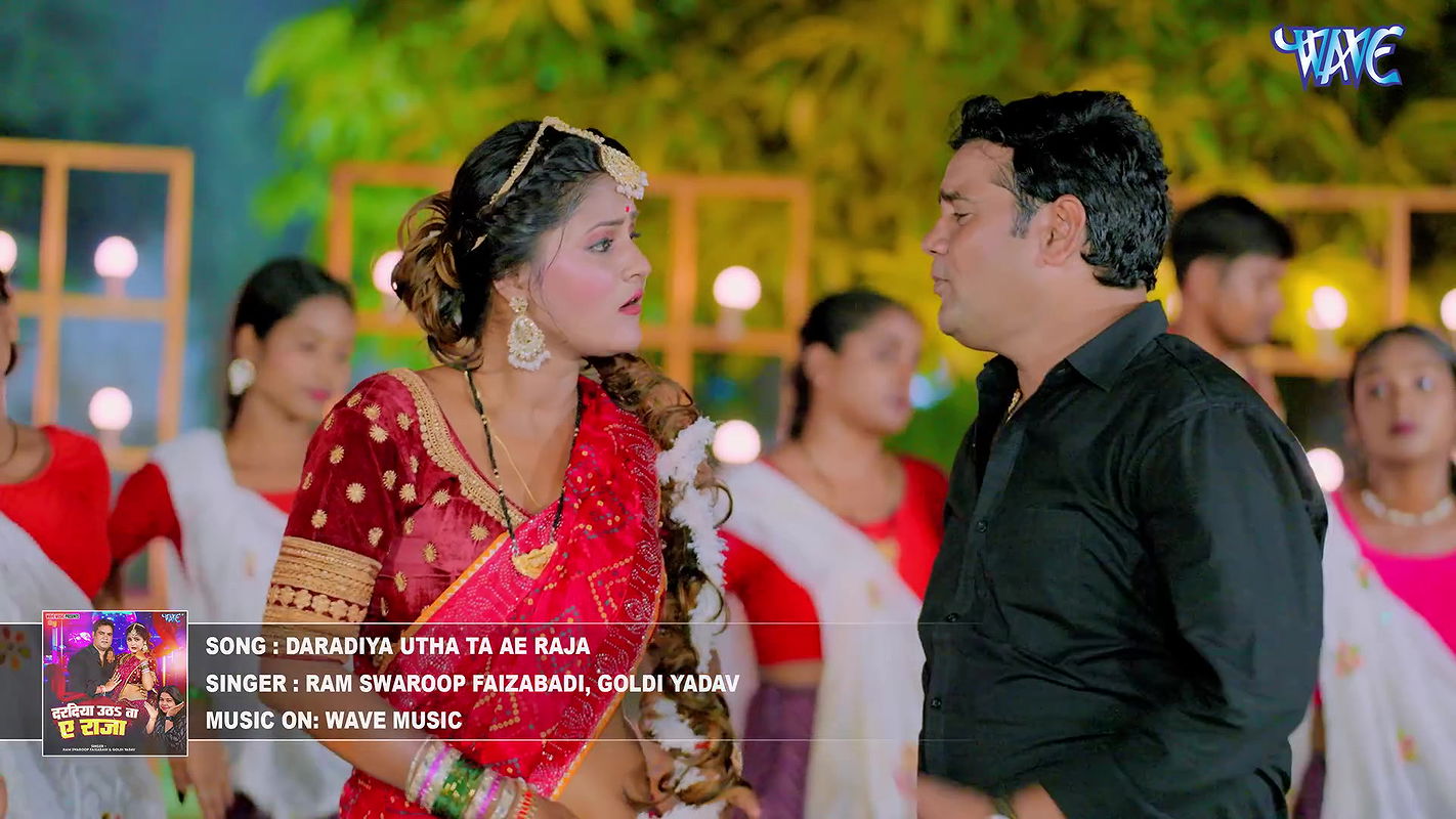 Cutie Manvi Singh hot song – Saree removed, Navel caressed, cleavage show