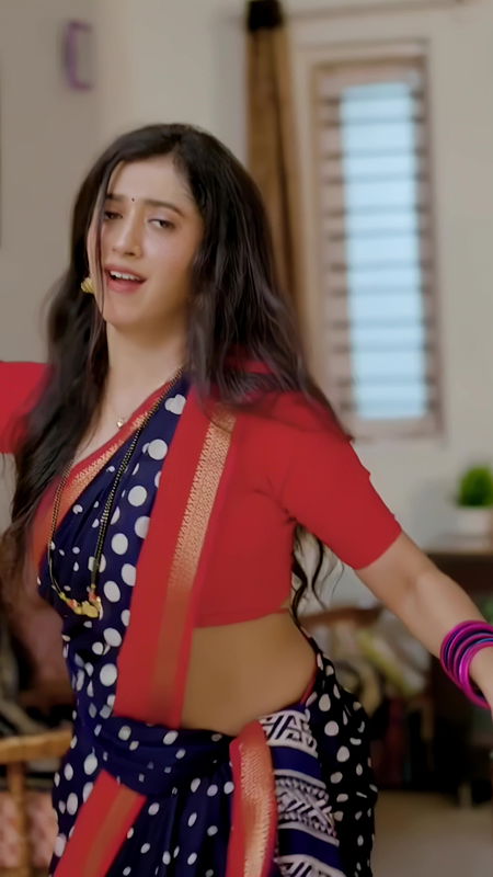 PAYAL CUTE MIDRIFF WORTHY WIFE MATERIAL IN SAREE