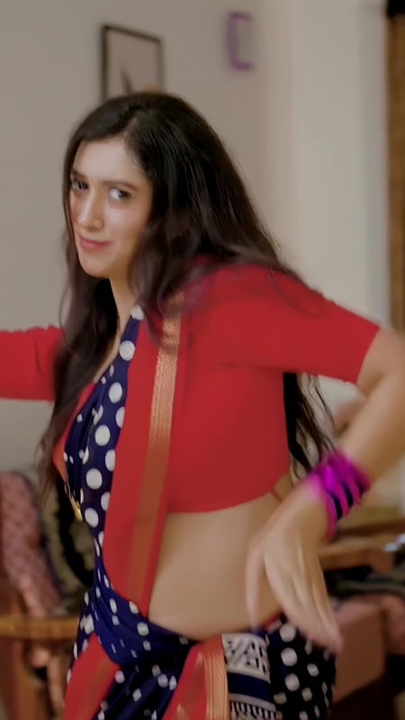 PAYAL CUTE MIDRIFF WORTHY WIFE MATERIAL IN SAREE