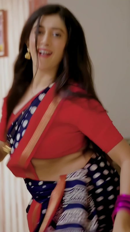 PAYAL CUTE MIDRIFF WORTHY WIFE MATERIAL IN SAREE