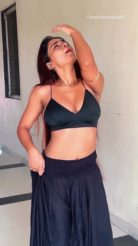 DUSKY SUHANA KHAN DELICIOUS POPPING CLEAVAGE LUSTY TEASE HQ VIDEO2