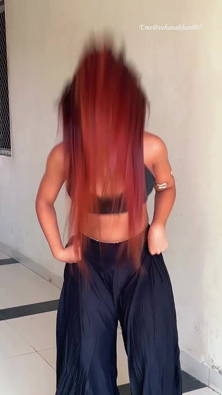 DUSKY SUHANA KHAN DELICIOUS POPPING CLEAVAGE LUSTY TEASE HQ VIDEO2