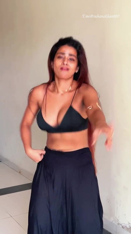DUSKY SUHANA KHAN DELICIOUS POPPING CLEAVAGE LUSTY TEASE HQ VIDEO2