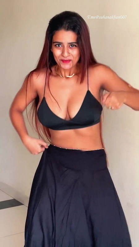 DUSKY SUHANA KHAN DELICIOUS POPPING CLEAVAGE LUSTY TEASE HQ VIDEO2