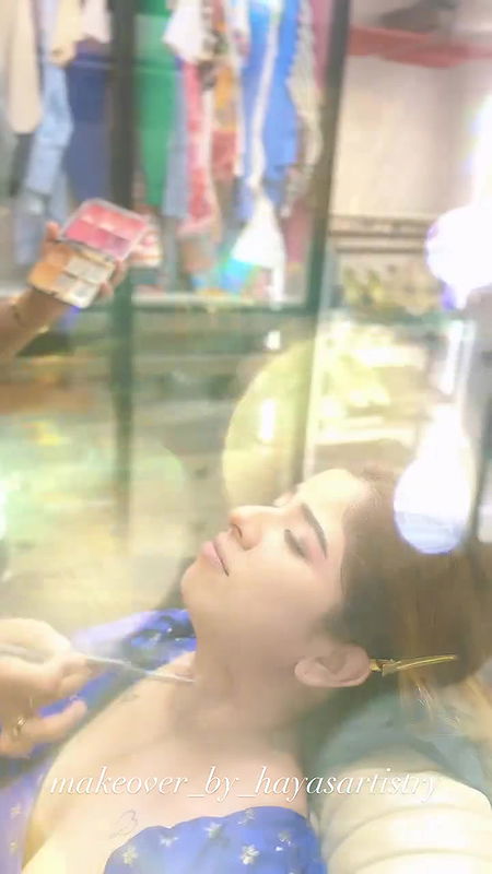 Aparna thoms rare sexy deep navel in kerala saree2