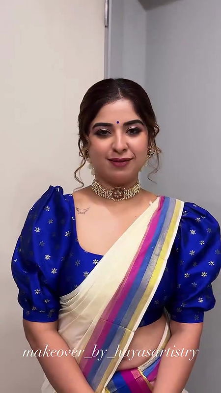 Aparna thoms rare sexy deep navel in kerala saree2