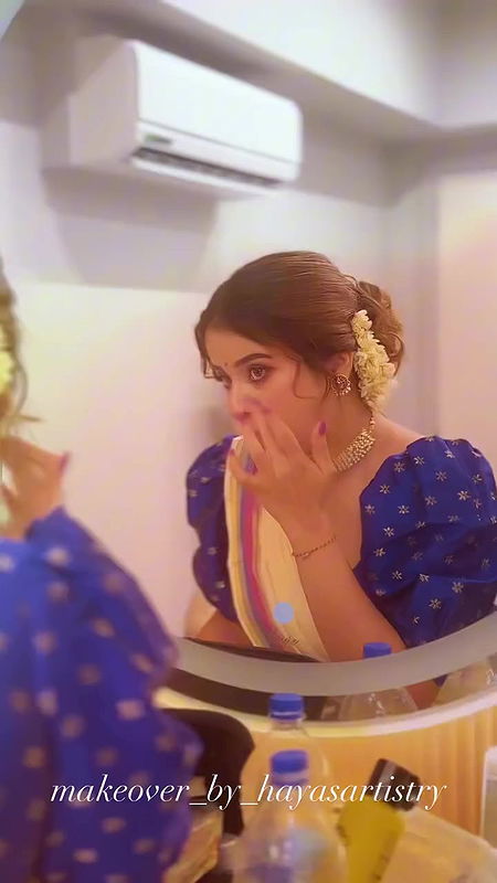 Aparna thoms rare sexy deep navel in kerala saree2