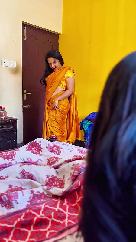lesbian malayali girl sexy navel in orange saree2