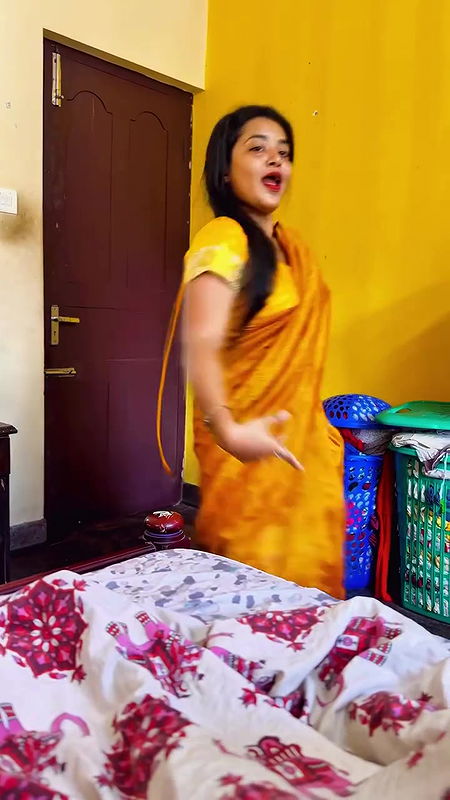 lesbian malayali girl sexy navel in orange saree2